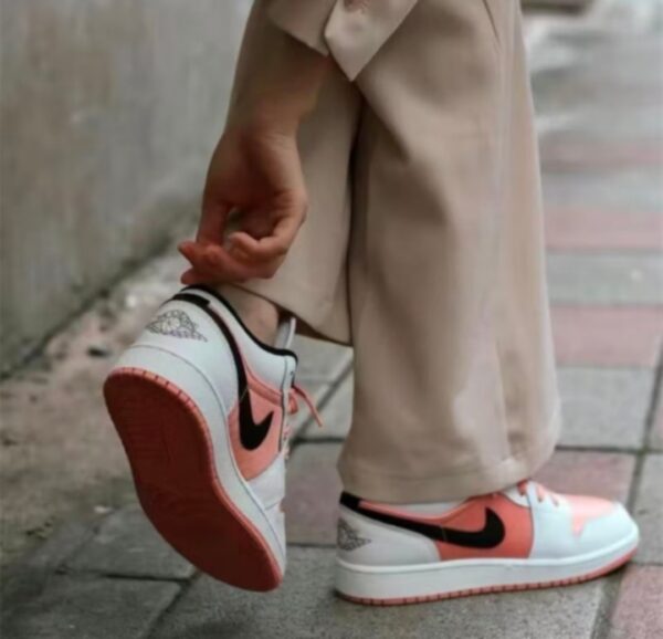 Jordan 1 Low White Light Madder Root (GS) DM8960-801 - Image 7