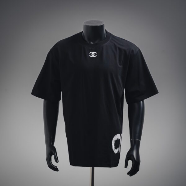 CHANEL 25SS Small Logo Embroidered & Graffiti Print Short Sleeve T-Shirt